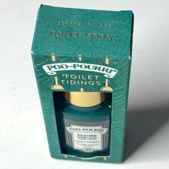 Poo-Pourri Toilet Spray Limited Edition Scent Toilet Tidings Scent 2 fl oz - Picture 10 of 14